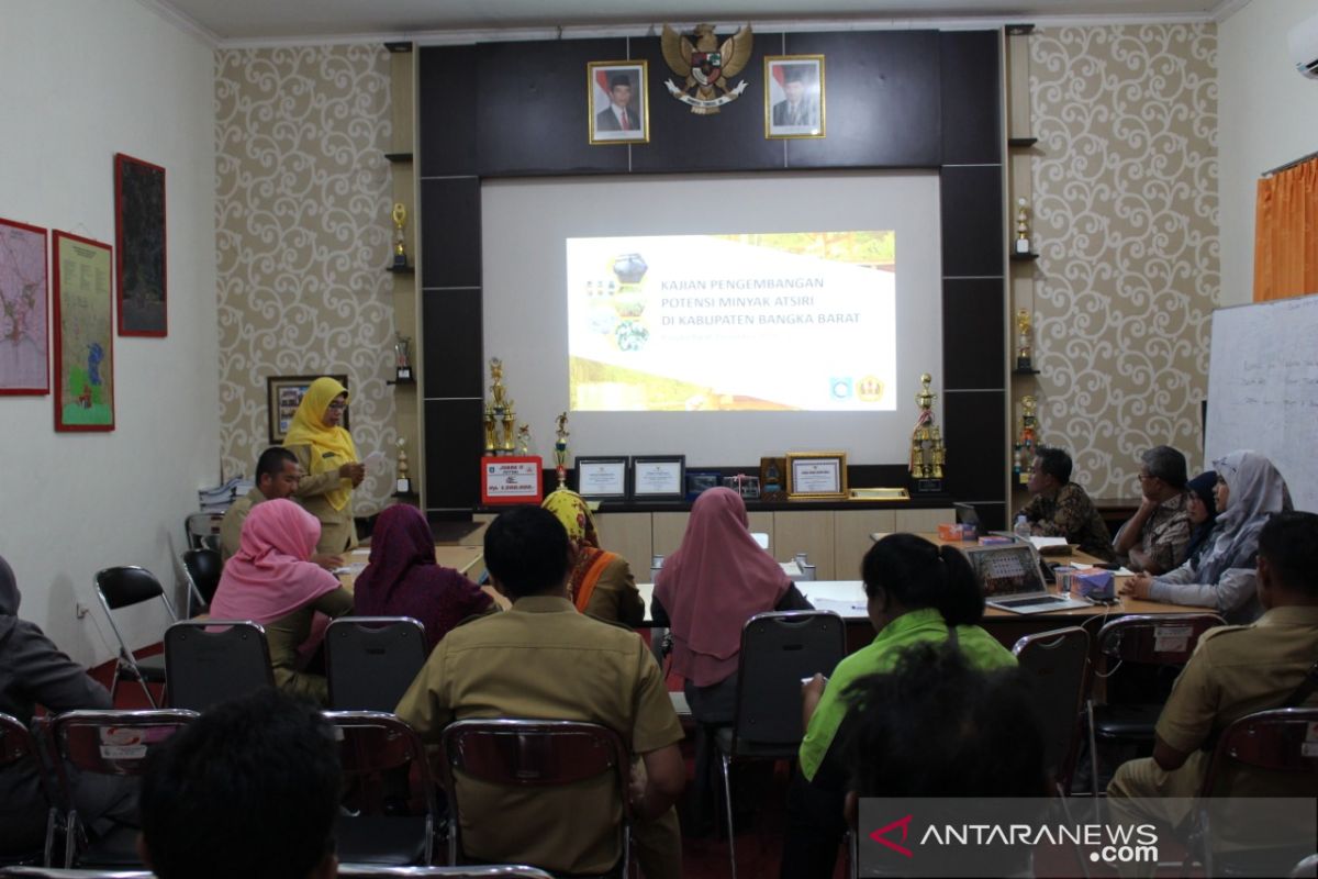 Pemkab Bangka Barat gandeng Unpad kaji potensi minyak atsiri