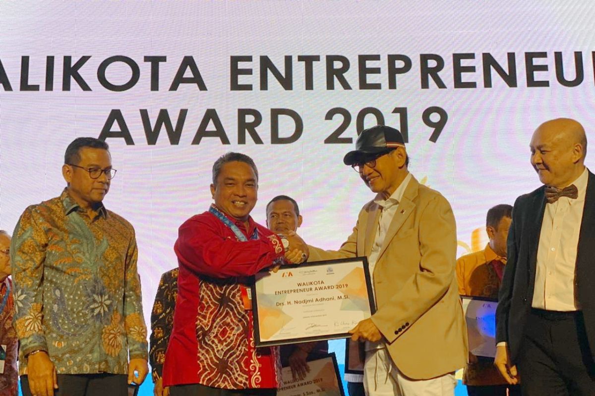 Nadjmi Adhani raih Wali Kota Entrepreneur Award 2019