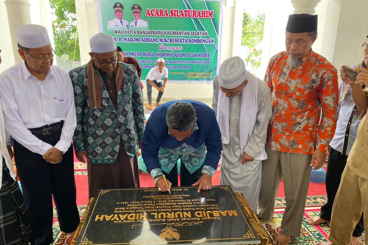 Wali Kota resmikan masjid di Lombok