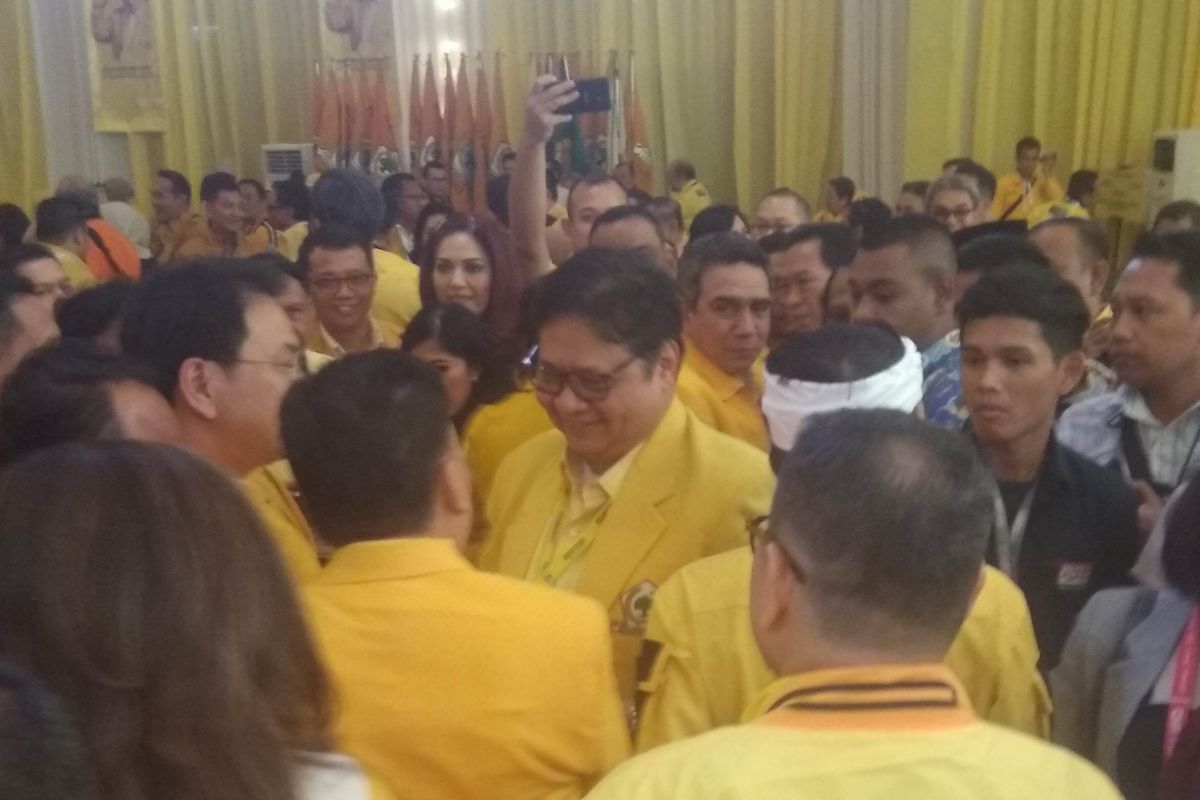 Golkar akan berikan posisi kehormatan bagi JK dan Luhut