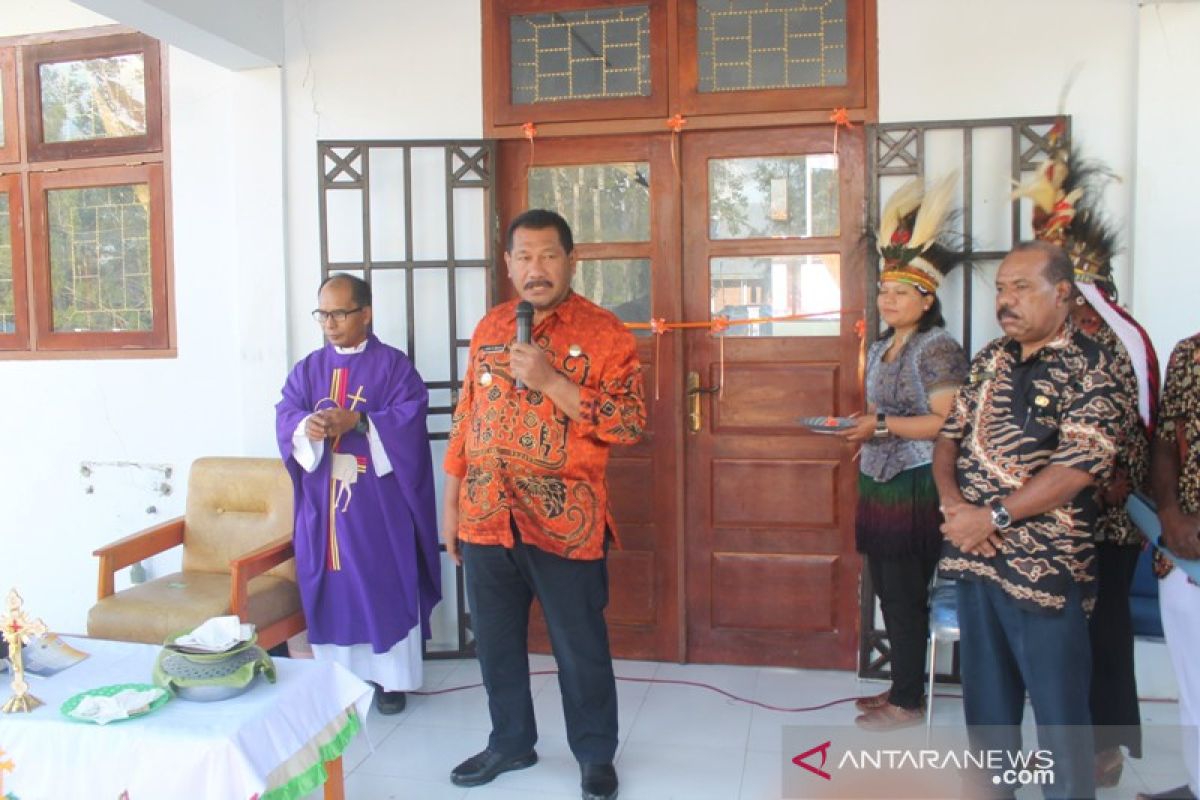 Bupati Jayawijaya resmikan Puskesmas Distrik Musatfak