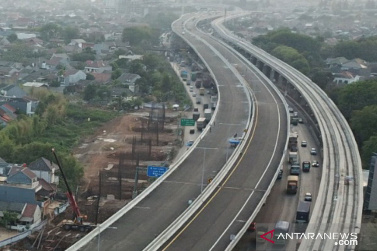 Jalan tol layang Japek II akan ditinjau Menhub