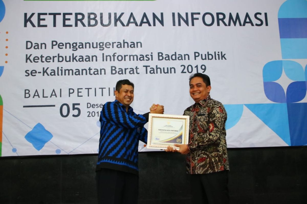 Pemkot Pontianak raih penghargaan Badan Publik Informatif