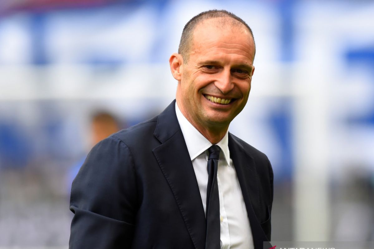 Massimiliano Allegri tunggu musim depan untuk latih klub baru