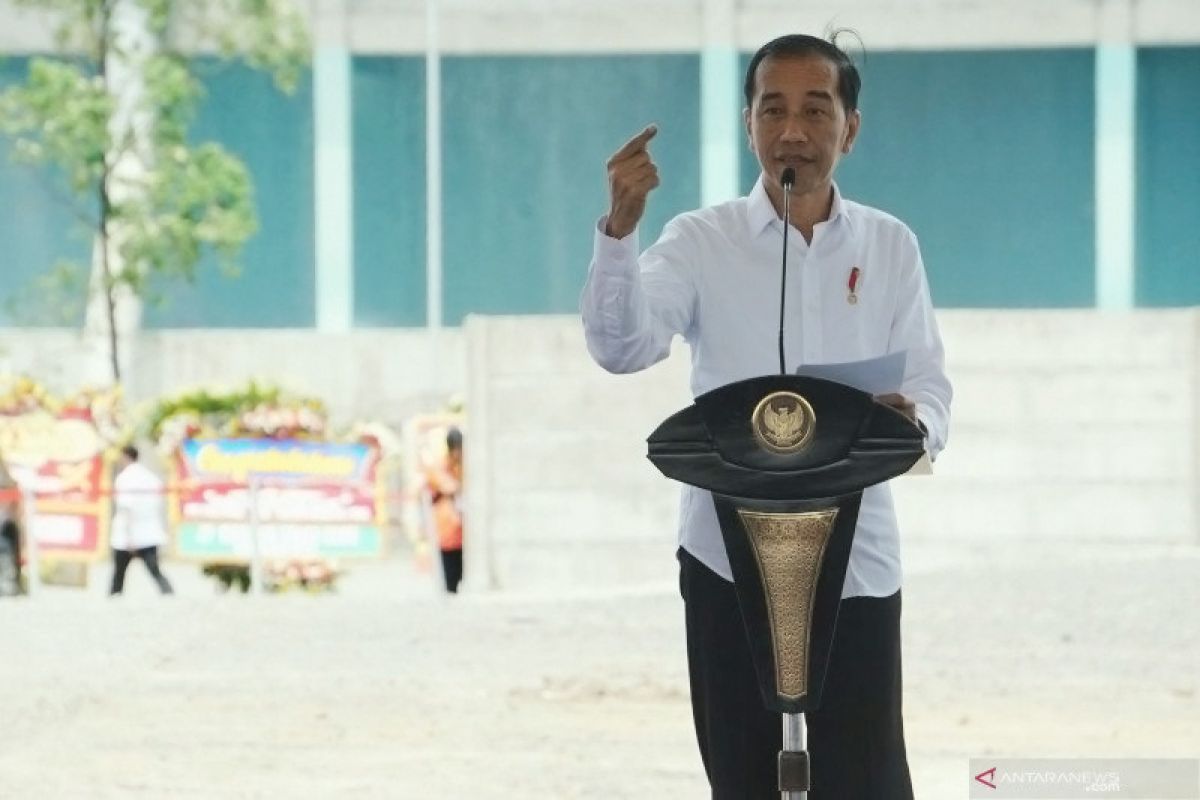 Jokowi optimistic Indonesia to export petrochemical products