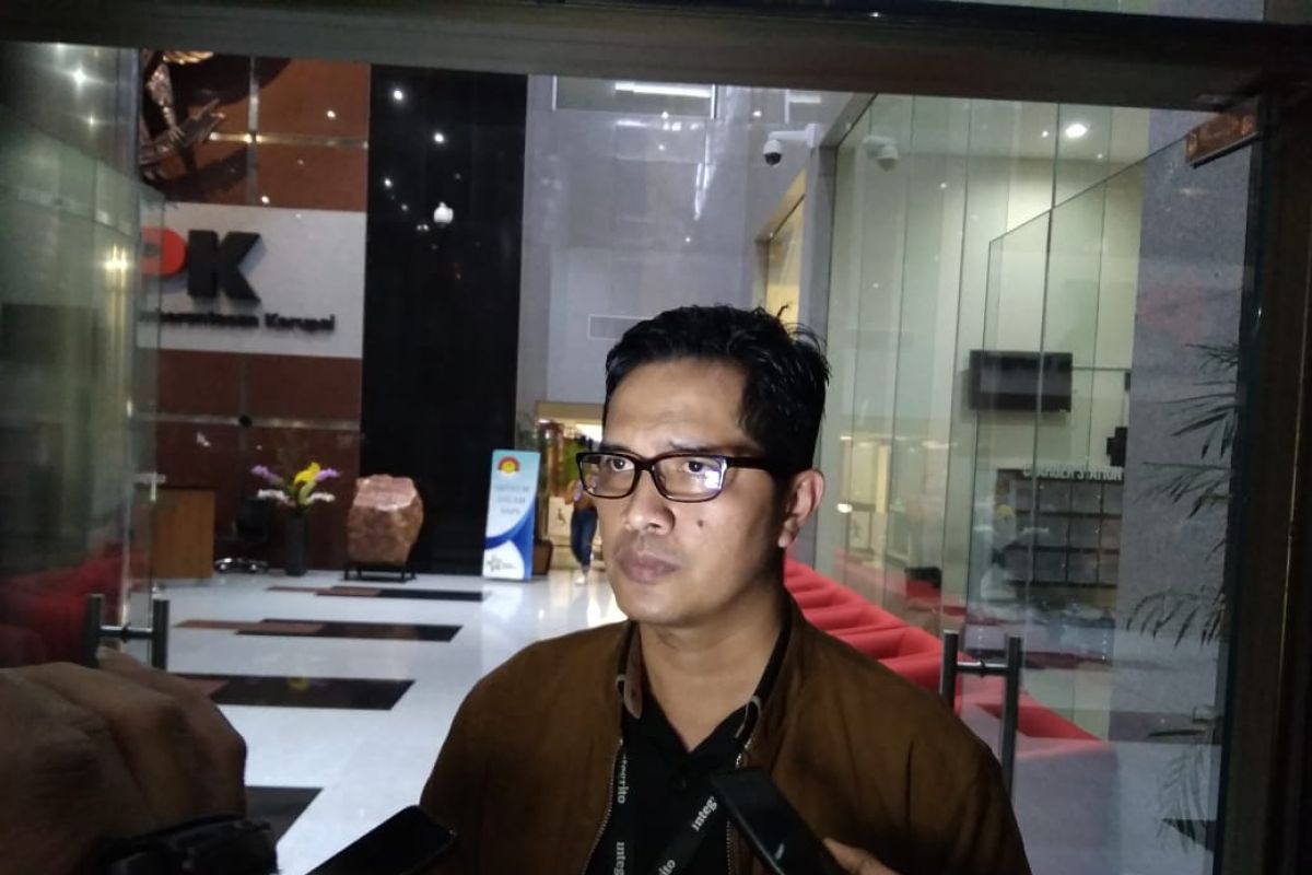 Marcus Mekeng tidak penuhi panggilan KPK tanpa keterangan