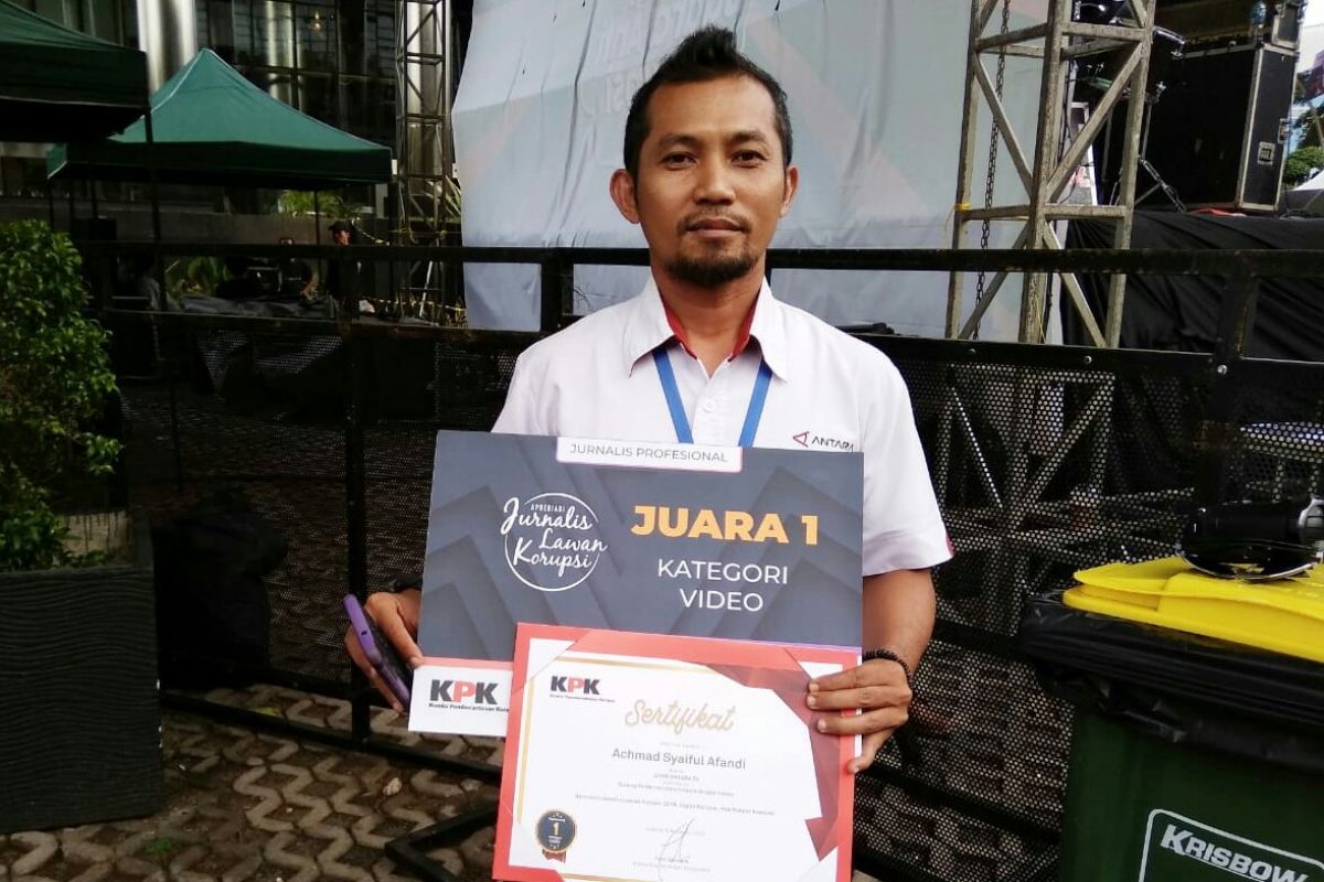 Dua pewarta TV Antara meraih penghargaan "Jurnalis Lawan Korupsi"