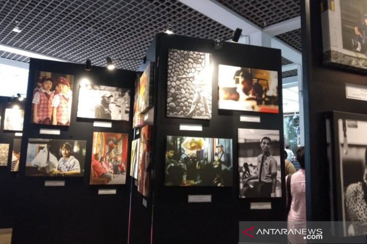 Selasar Balai Kota Jakarta jadi ruang pameran foto peringati pahlawan