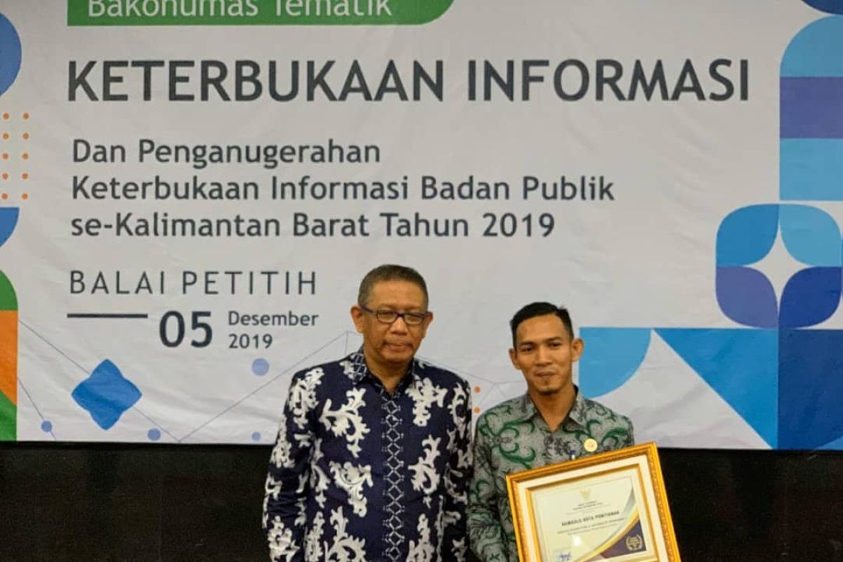 Bawaslu Kota Pontianak raih penghargaan Komisi Informasi Publik