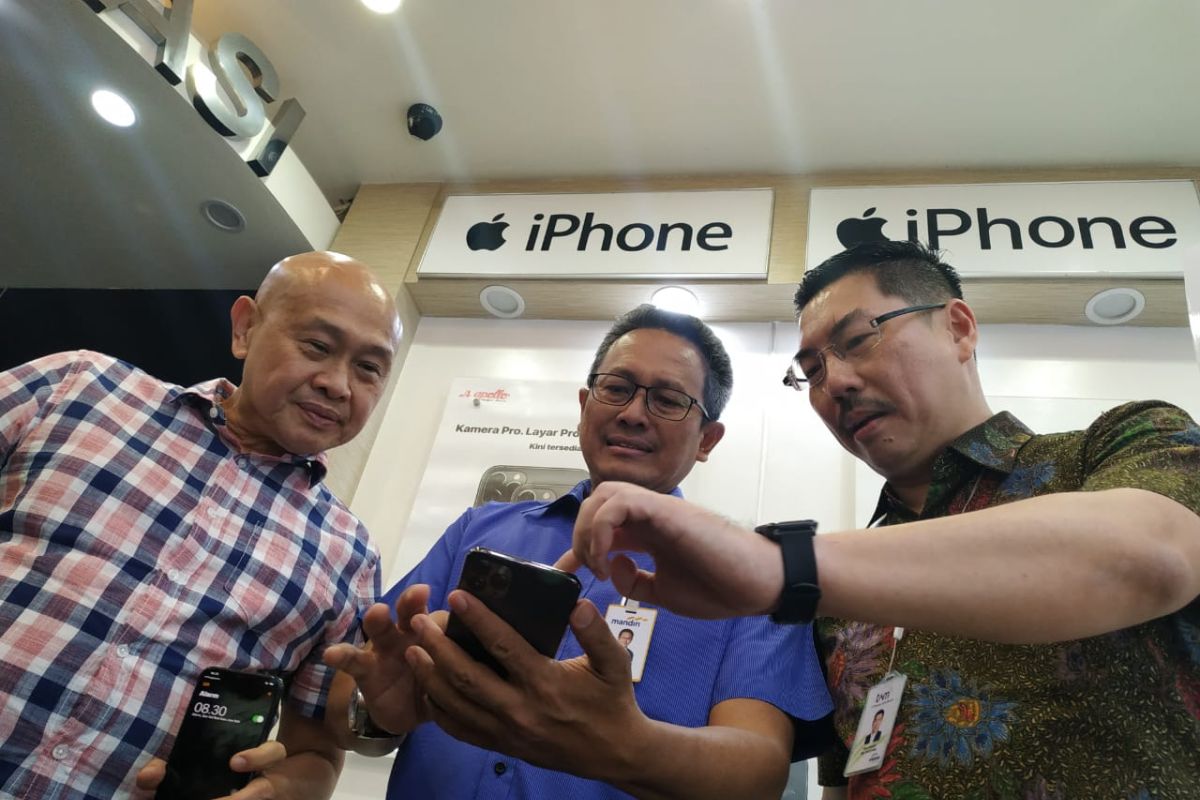 Resmi dijual di Indonesia, iPhone 11 dapat sambutan positif pasar Surabaya