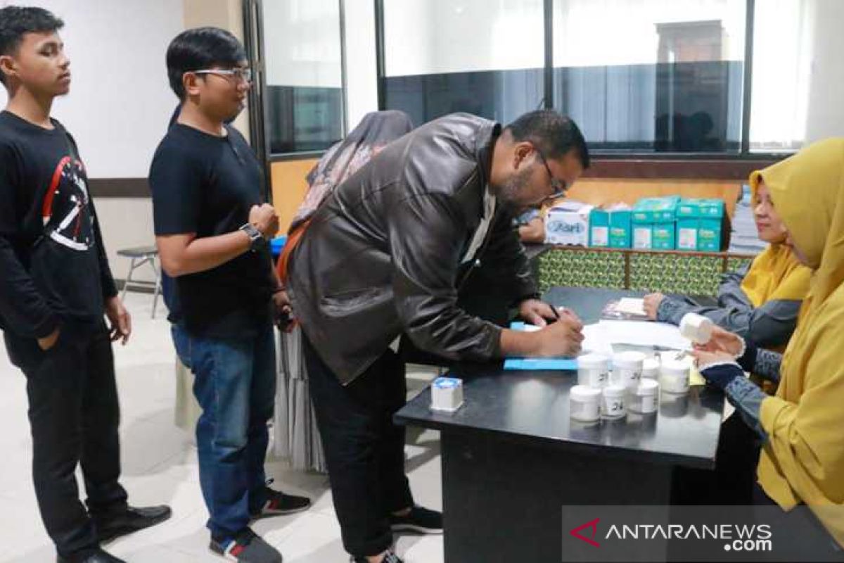 Pegawai Diskominfo Payakumbuh tes urine, Kadis: positif disanksi