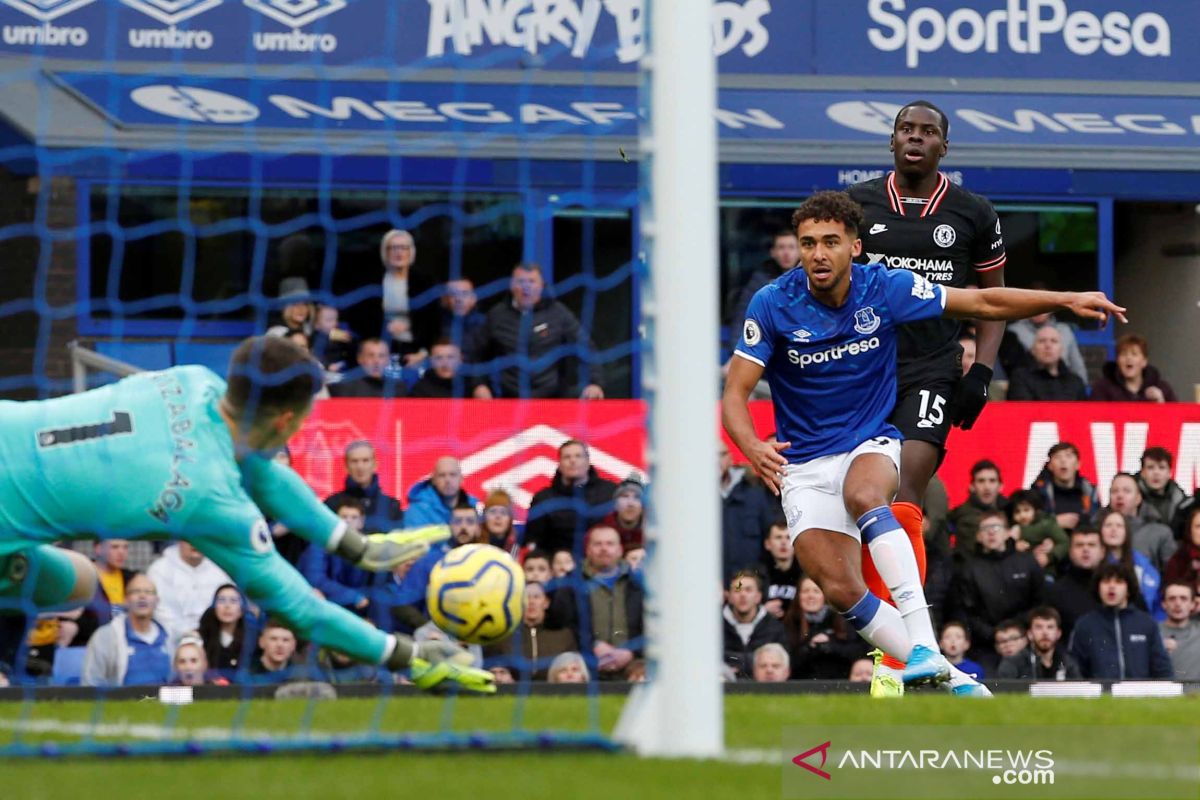 Liga Inggris: Everton tinggalkan zona degradasi usai jungkalkan Chelsea