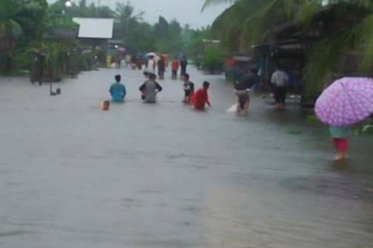 Sejumlah daerah di Kabupaten Sambas terendam banjir
