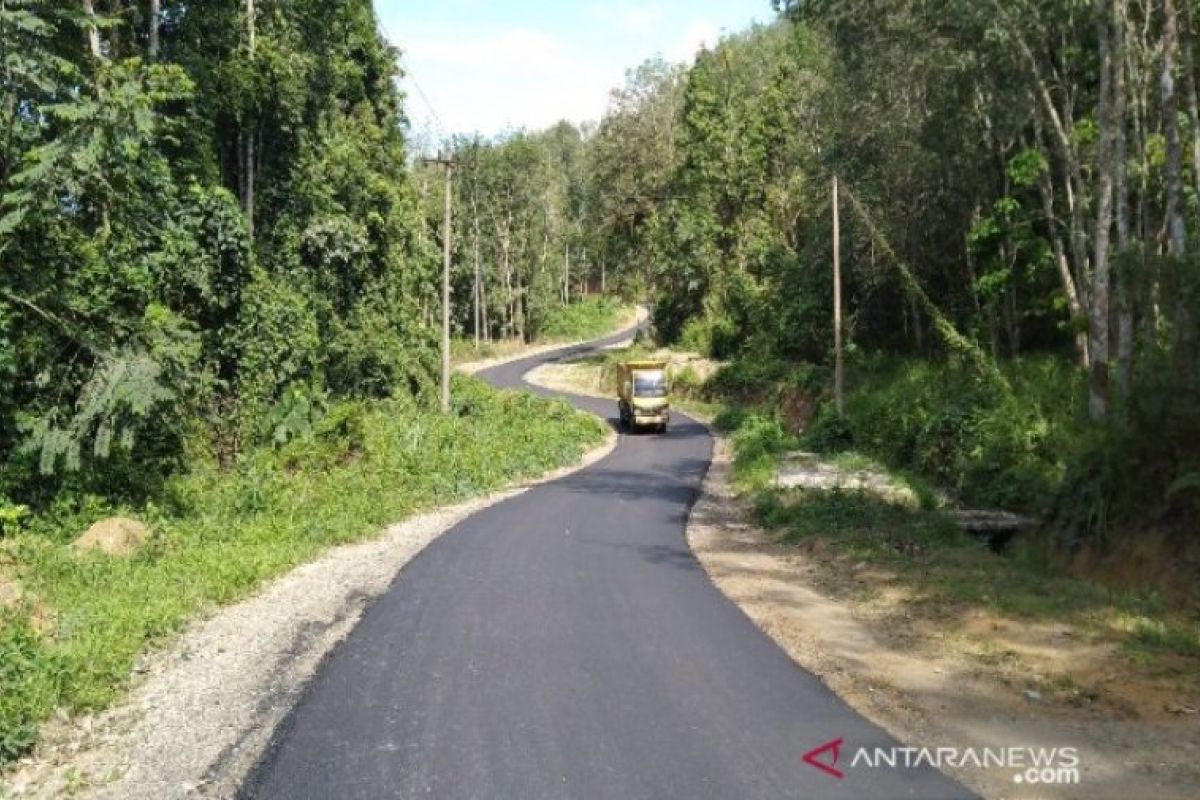 PUPR Mandailing Natal benahi jalan antar kecamatan