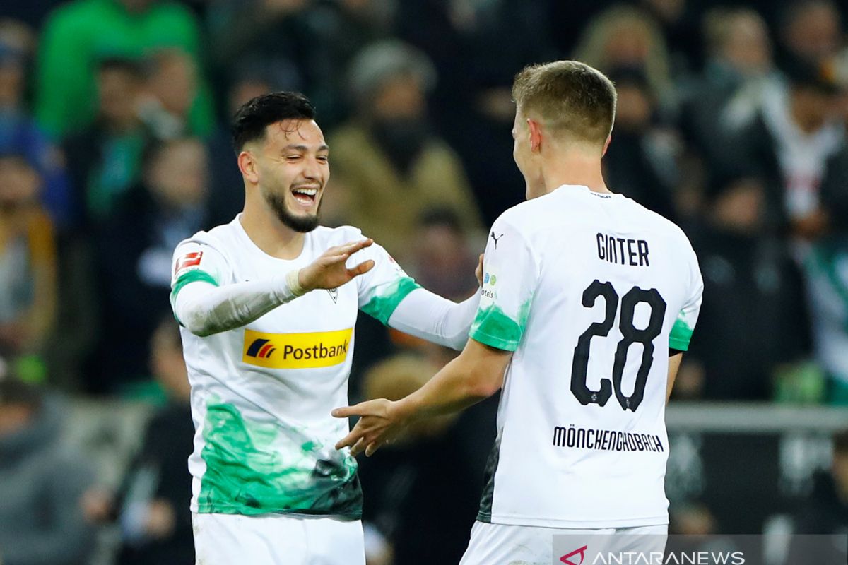 Dua gol Bensebaini bawa Gladbach taklukkan Bayern 2-1