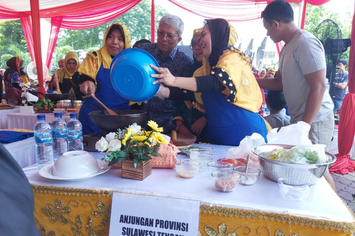 Adu hebat masak rendang di TMII diikuti 27 provinsi se-Indonesia