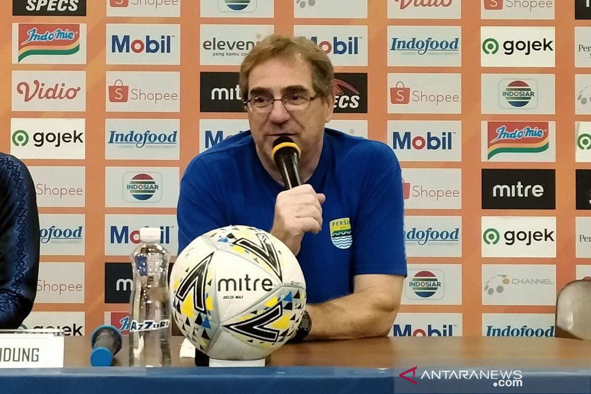 Pelatih Persib setuju Liga 1 diakhiri tanpa gelar juara dan degradasi