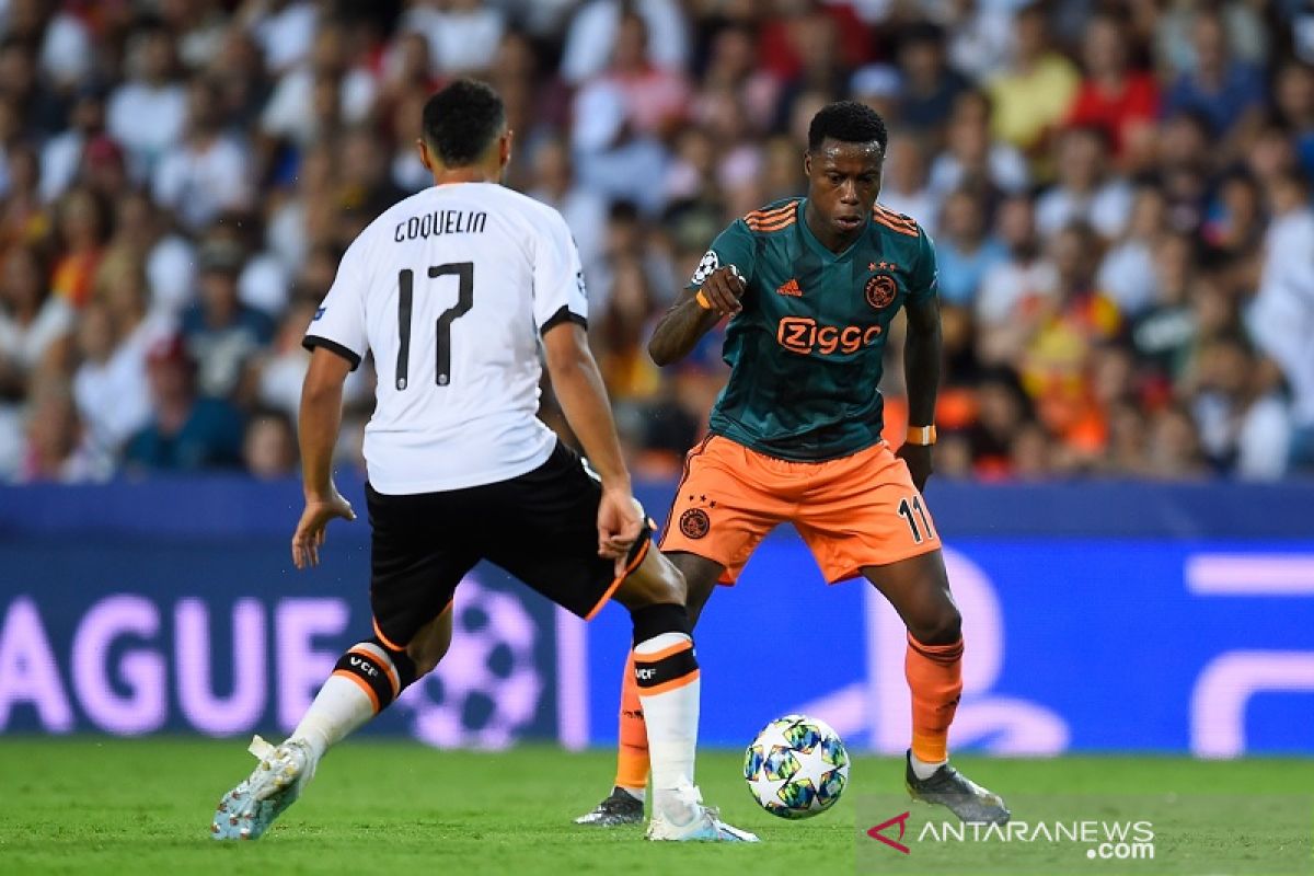 Hadapi Valencia, Ajax tak diperkuat Quincy Promes