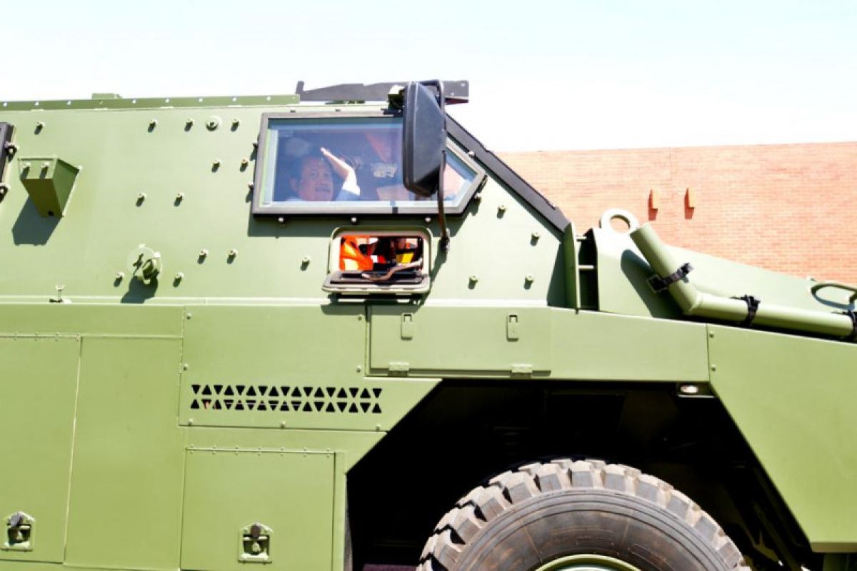 Kunjungi pabrik Thales Australia, Wamenhan jajal kendaraan Bushmaster