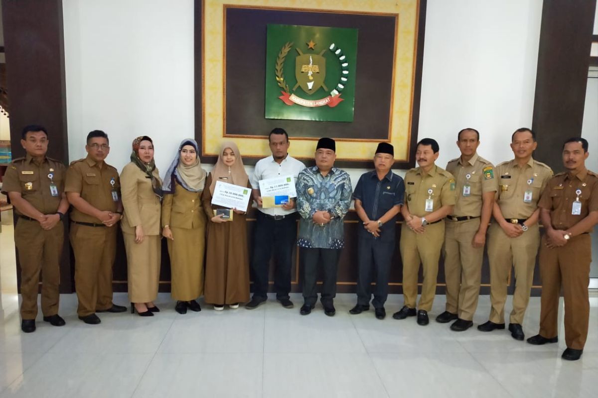 Pemkab Langkat salurkan bantuan Kemensos untuk korban air terjun Tangkahan