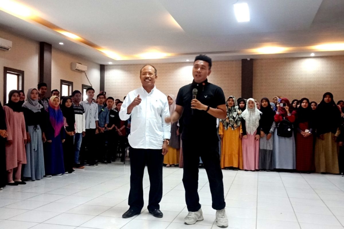 Stafsus Presiden Jokowi imbau mahasiswa Aceh perangi korupsi