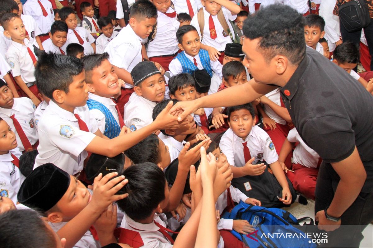 Staf Khusus Presiden kunjungi sekolah