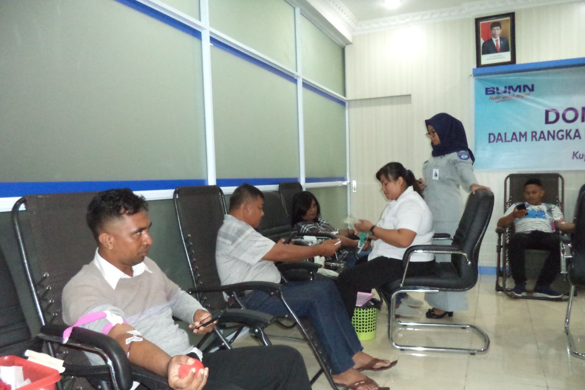 Jasa Raharja NTT gelar donor darah dan pengobatan gratis