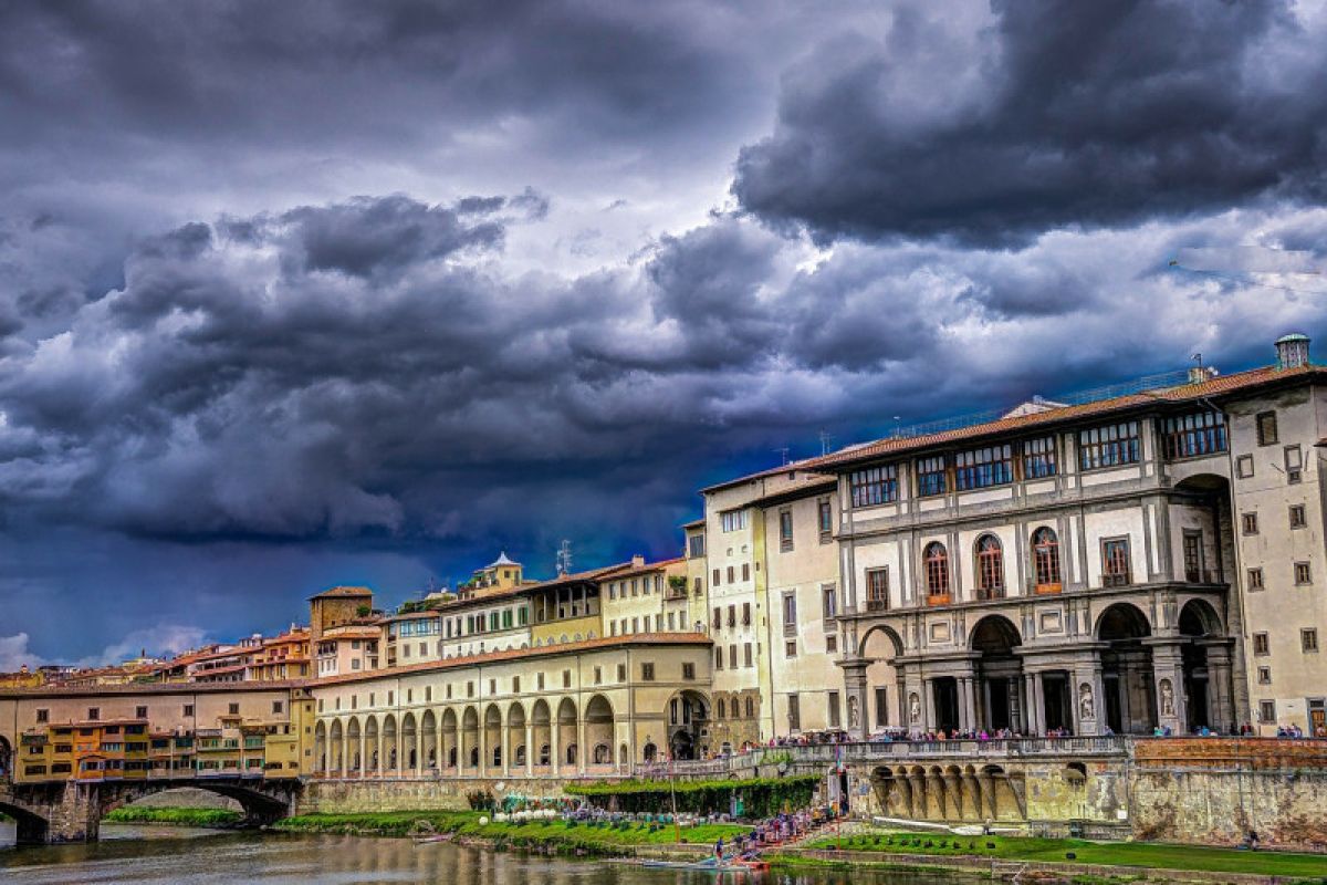 Gempa Firenze-Italia kacaukan jaringan kereta nasional