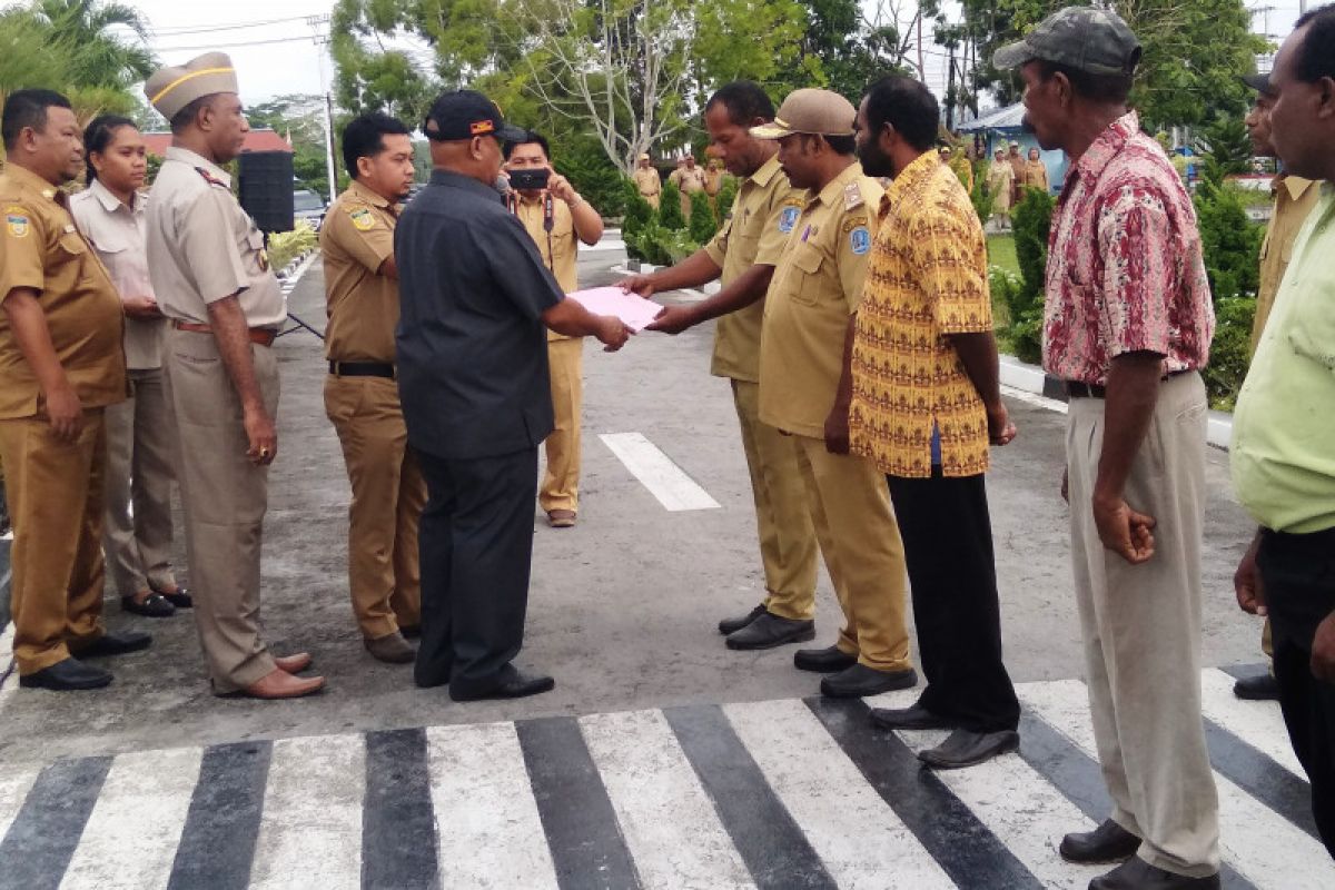 BPN bagikan sertifikat tanah gratis kepada warga Biak Numfor