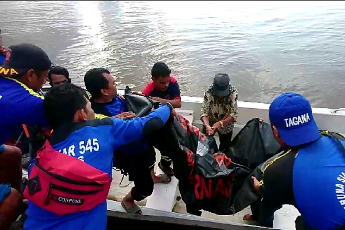 Wanita paruh baya diduga tenggelam di DAS Kapuas, akhirnya ditemukan