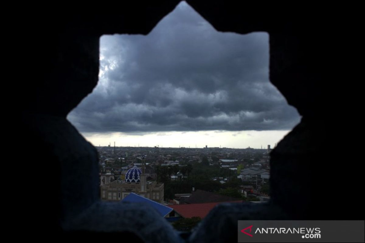 Musim hujan di Makassar belum merata