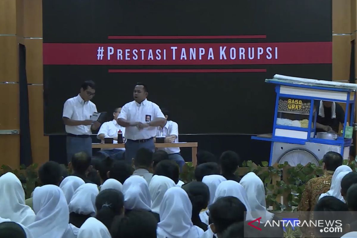 Perankan anak SMA, Wishnutama tetap santai ditonton Presiden