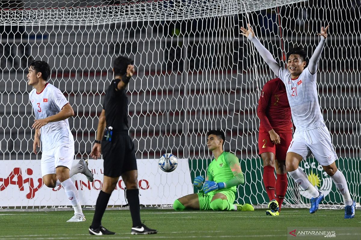 Jalannya pertandingan babak pertama, Indonesia tertinggal 0:1 dari Vietnam