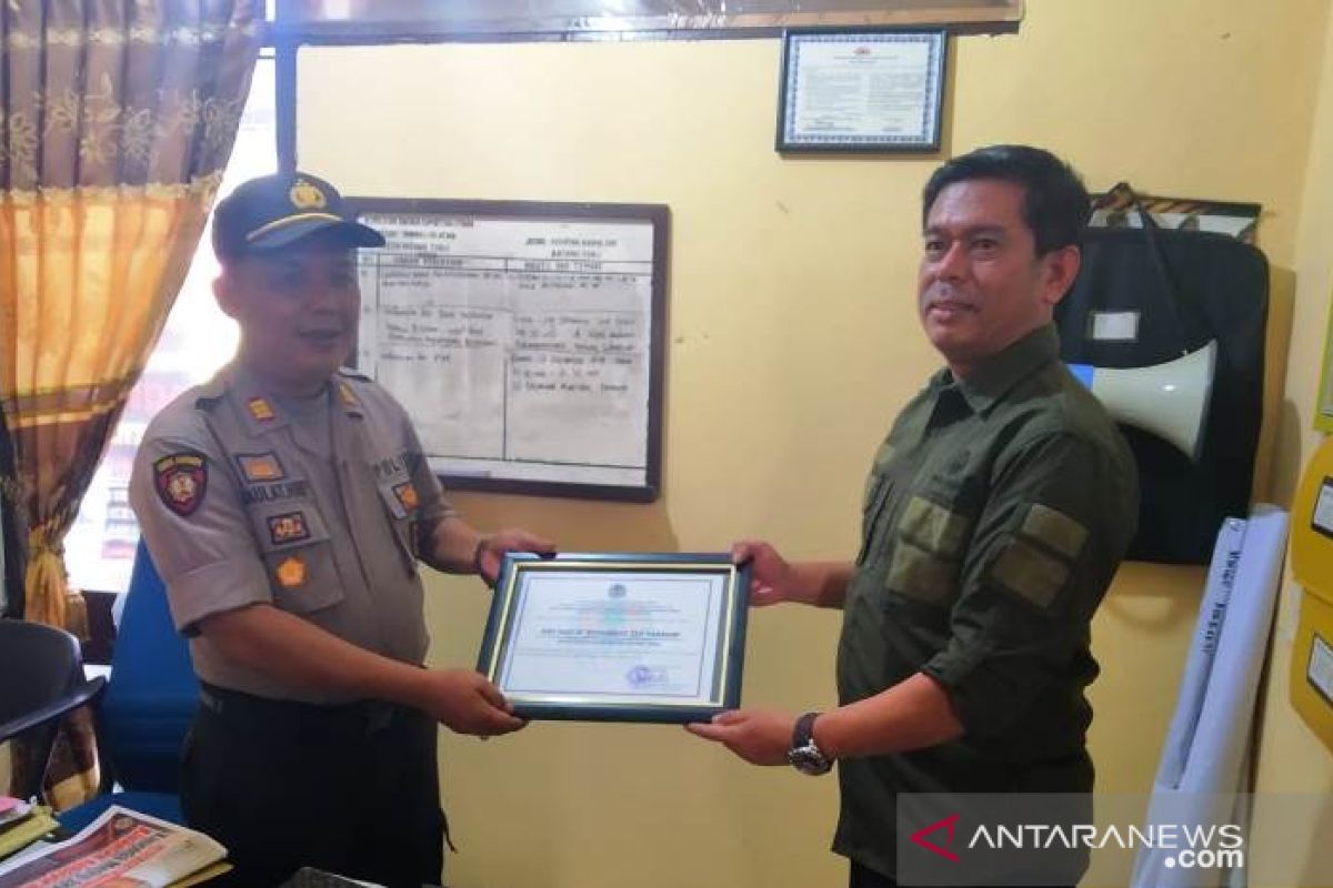 Ungkap kasus pencurian kamera trap,  BBKSDA Sumut berikan penghargaan kepada Polsek Batang Toru