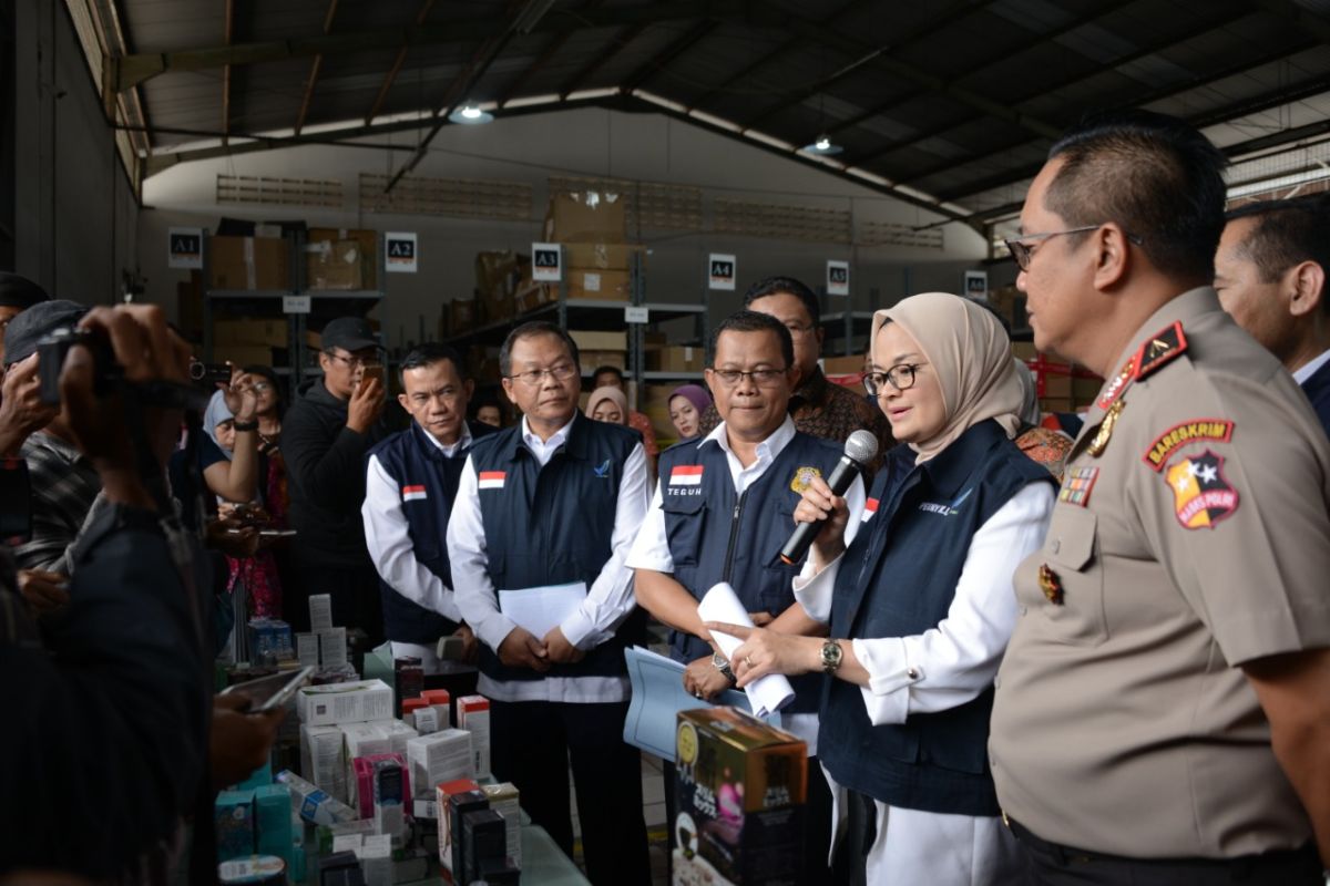 BPOM sita produk ilegal dari empat gudang di Jakarta