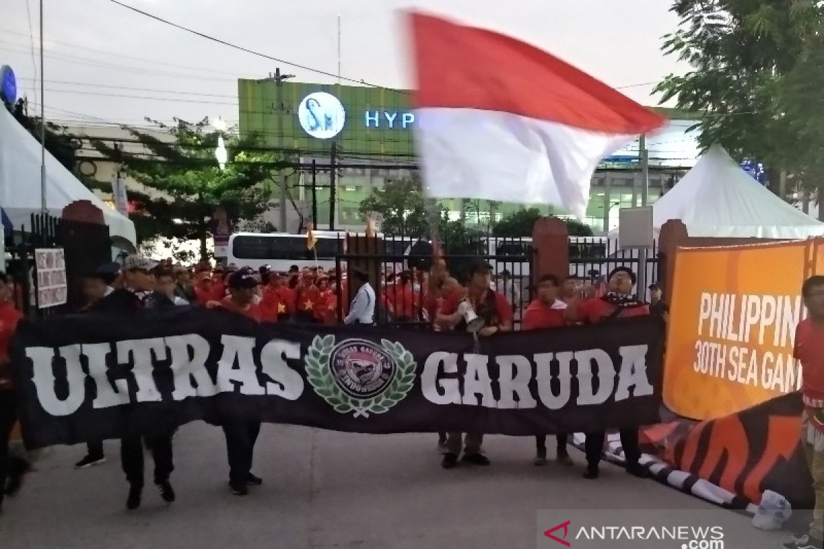 Suporter Indonesia mulai padati Stadion Rizal Manila