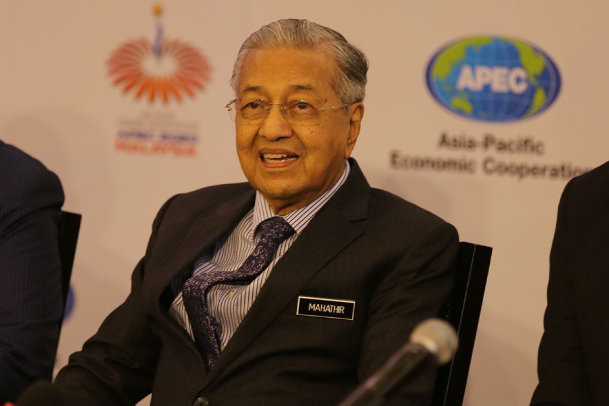 Harness APEC's strength to overcome challenges: PM Mahathir