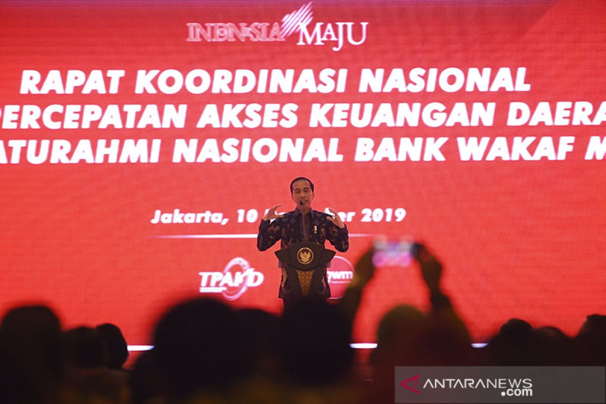 Jokowi: penting naikkan literasi keuangan dorong ekonomi mikro