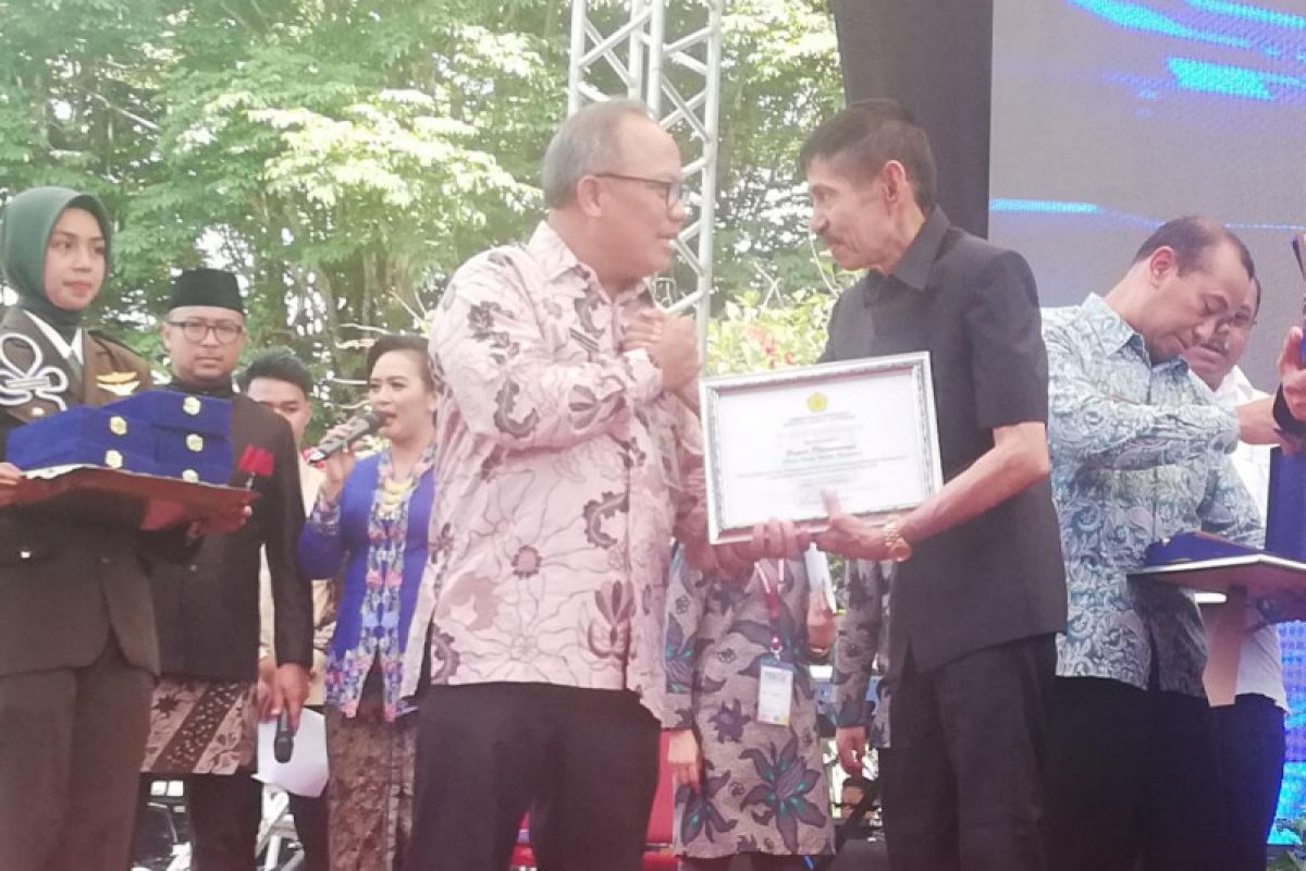 Wali Kota Baubau raih penghargaan dari Kementerian Pertanian