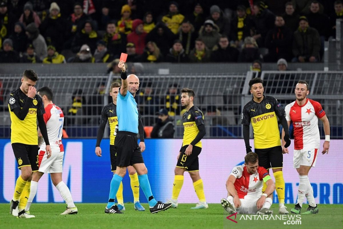 Dortmund lolos ke 16 besar, bekuk Slavia hanya dengan 10 pemain