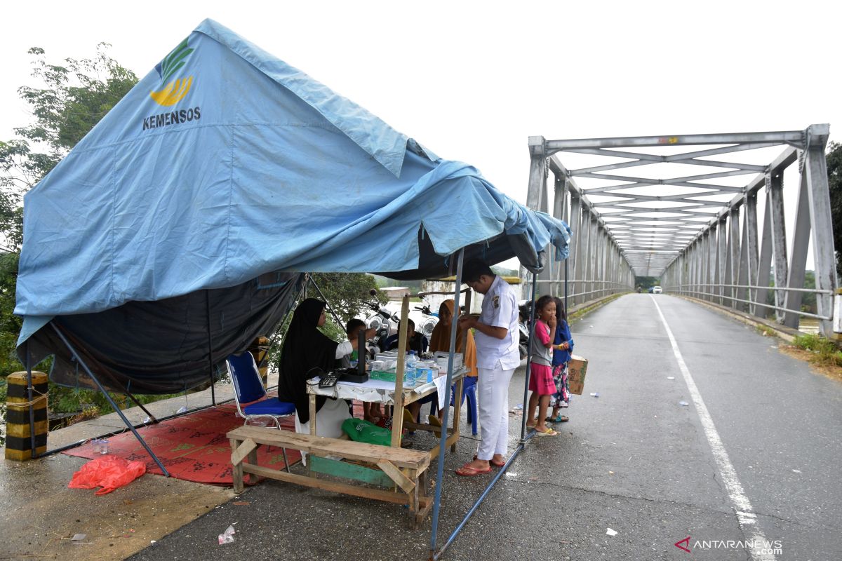 Puluhan korban banjir Kampar mulai terserang penyakit, salah satunya bayi enam bulan