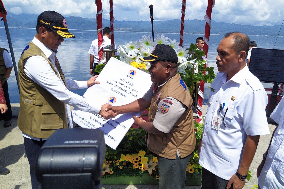 BNPB serahkan Rp93,81 miliar untuk rehabilitasi rumah rusak terdampak gempa di Maluku