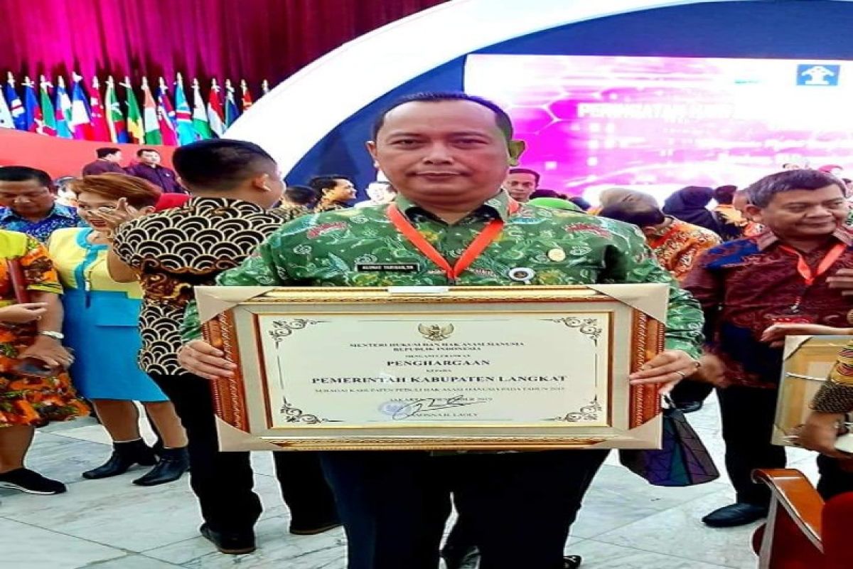 Langkat terima penghargaan kabupaten peduli HAM