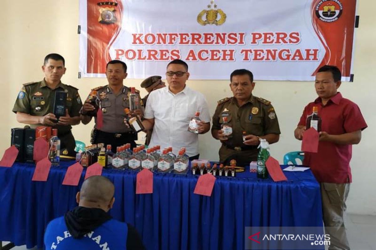 Simpan miras, pemilik cafe di Aceh Tengah ditahan