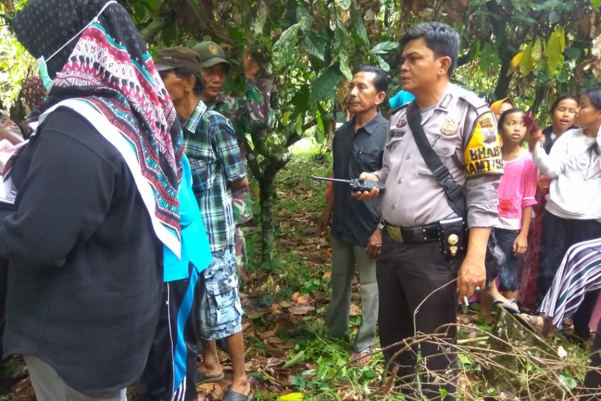 Ibu muda di Agam ditemukan tergantung di pohon kakao