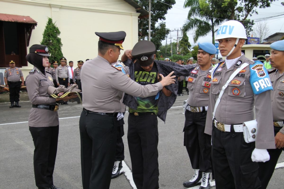 Terlibat penyalahgunaan narkoba, satu personel Polres Bukittinggi dipecat