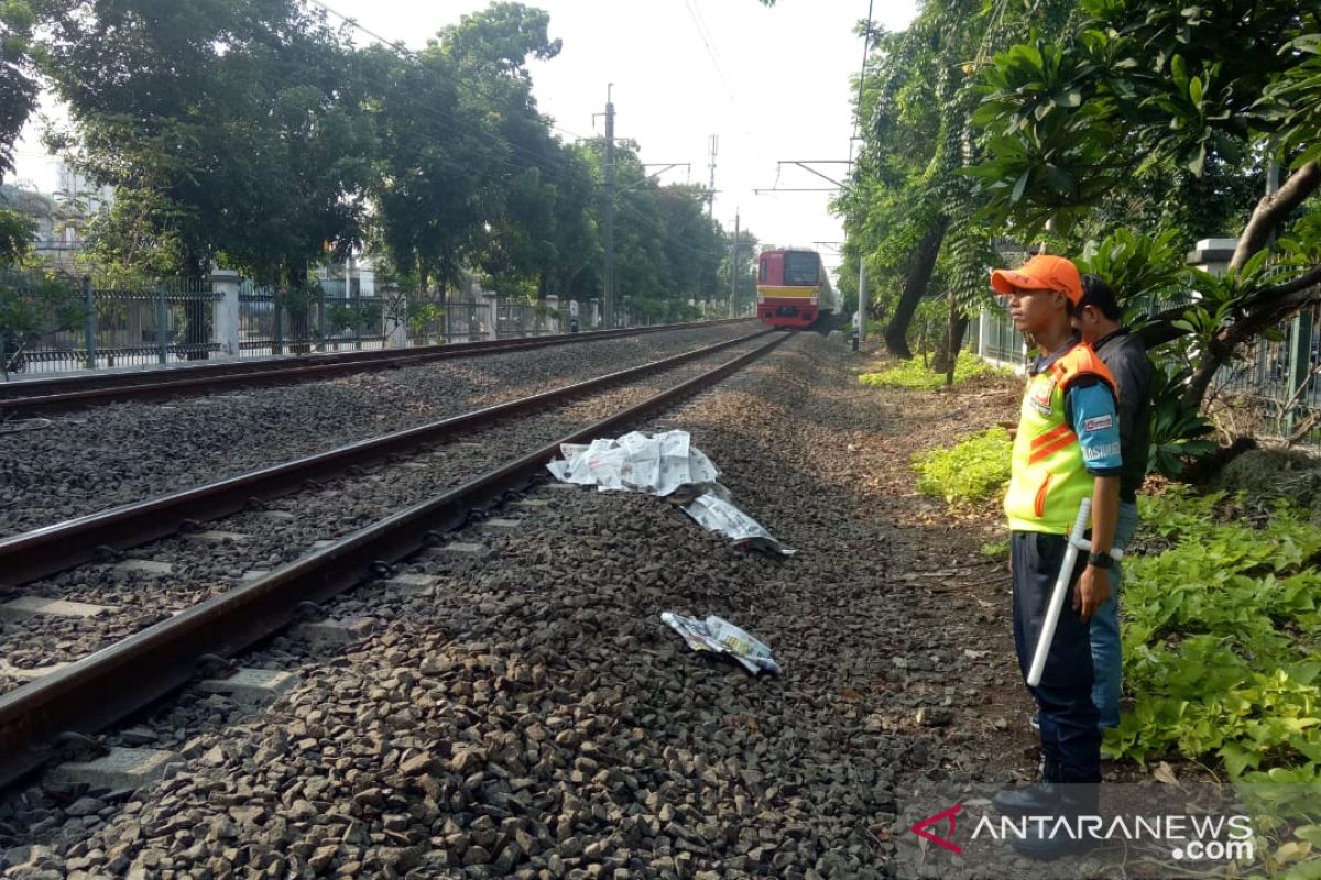 Seorang pria tewas tertabrak kereta di Lenteng Agung