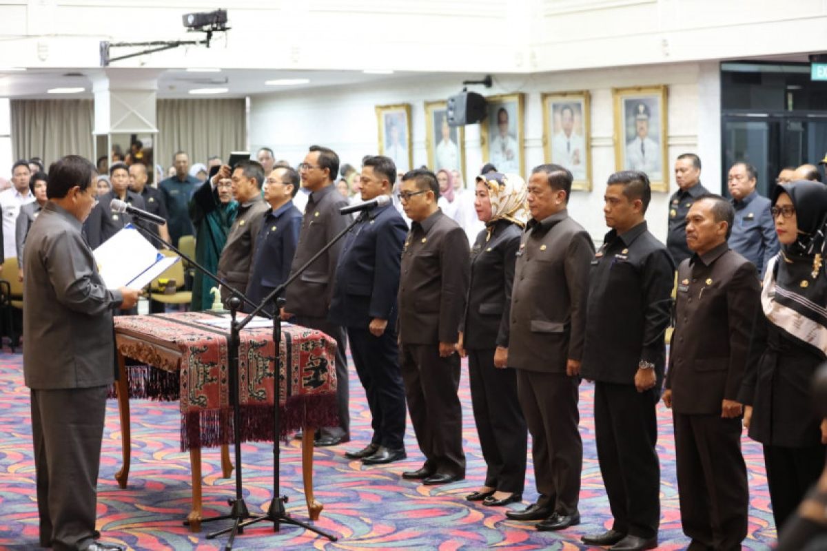 Gubernur Lampung lantik 11 pejabat tinggi pratama hasil seleksi terbuka