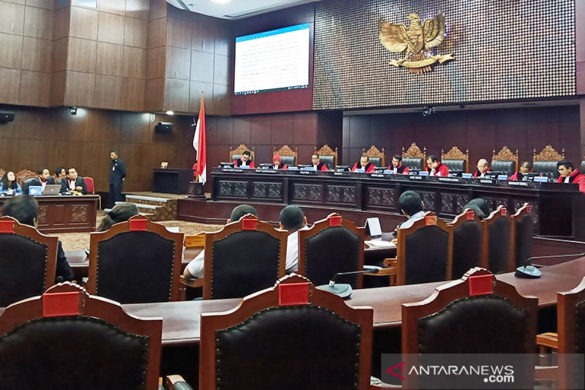 MK kabulkan gugatan syarat mantan napi korupsi maju Pilkada