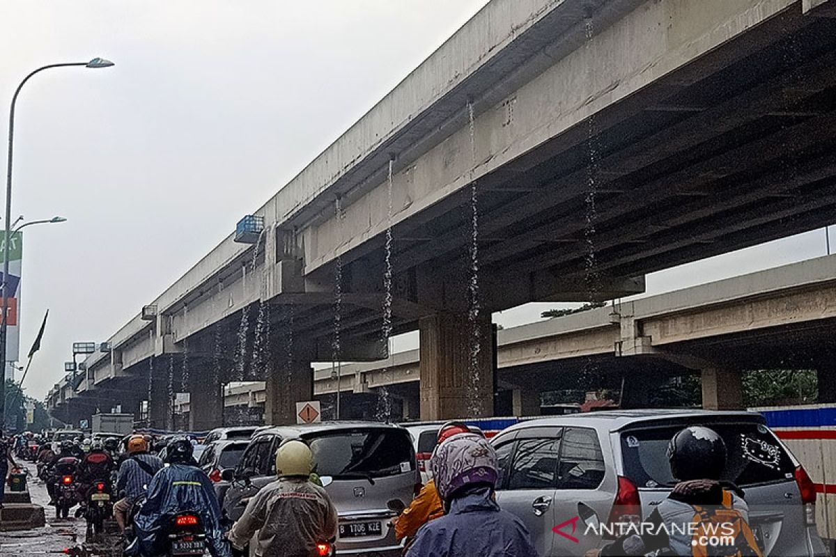 Ini alasan kontraktor belum pasang pipa usai peristiwa "air terjun"